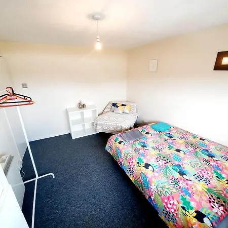 Rayleigh Town Centre 3 Bedroom Apartment Exterior photo