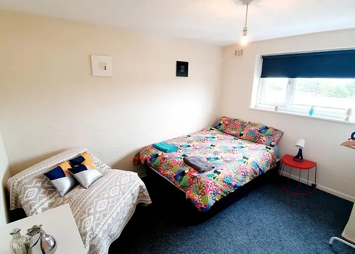 Rayleigh Town Centre 3 Bedroom Apartment