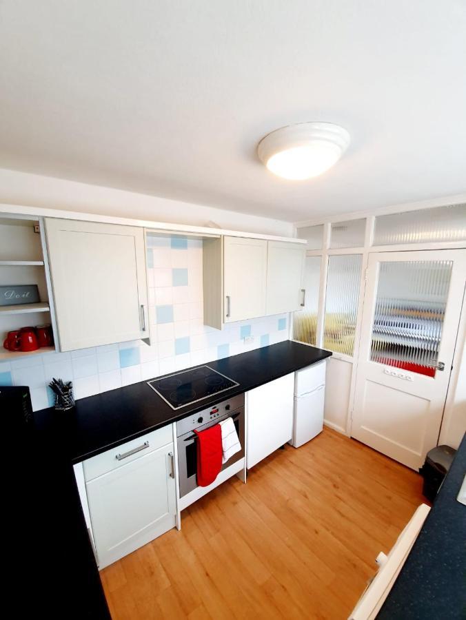 Town Centre 2 Bedroom Apartment *